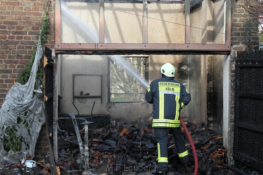 Feuer 2 Koeln Pesch Longericherstr JK P21.jpg